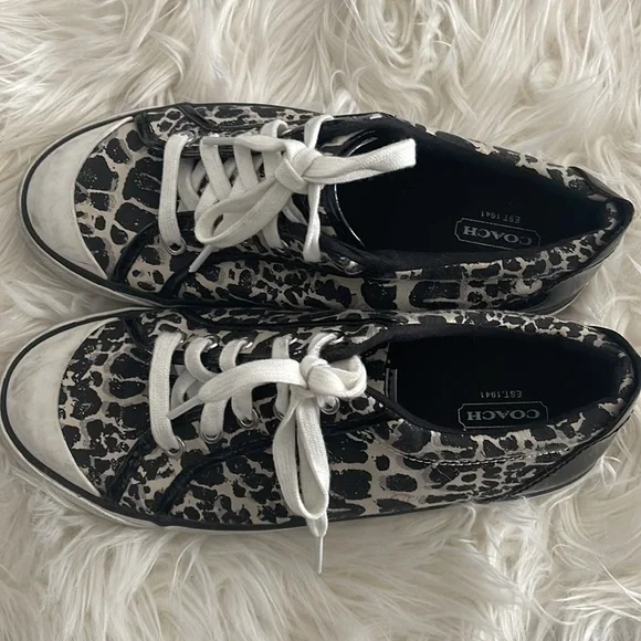 Coach sneakers lightly used size 8.5 - Picture 2 of 3